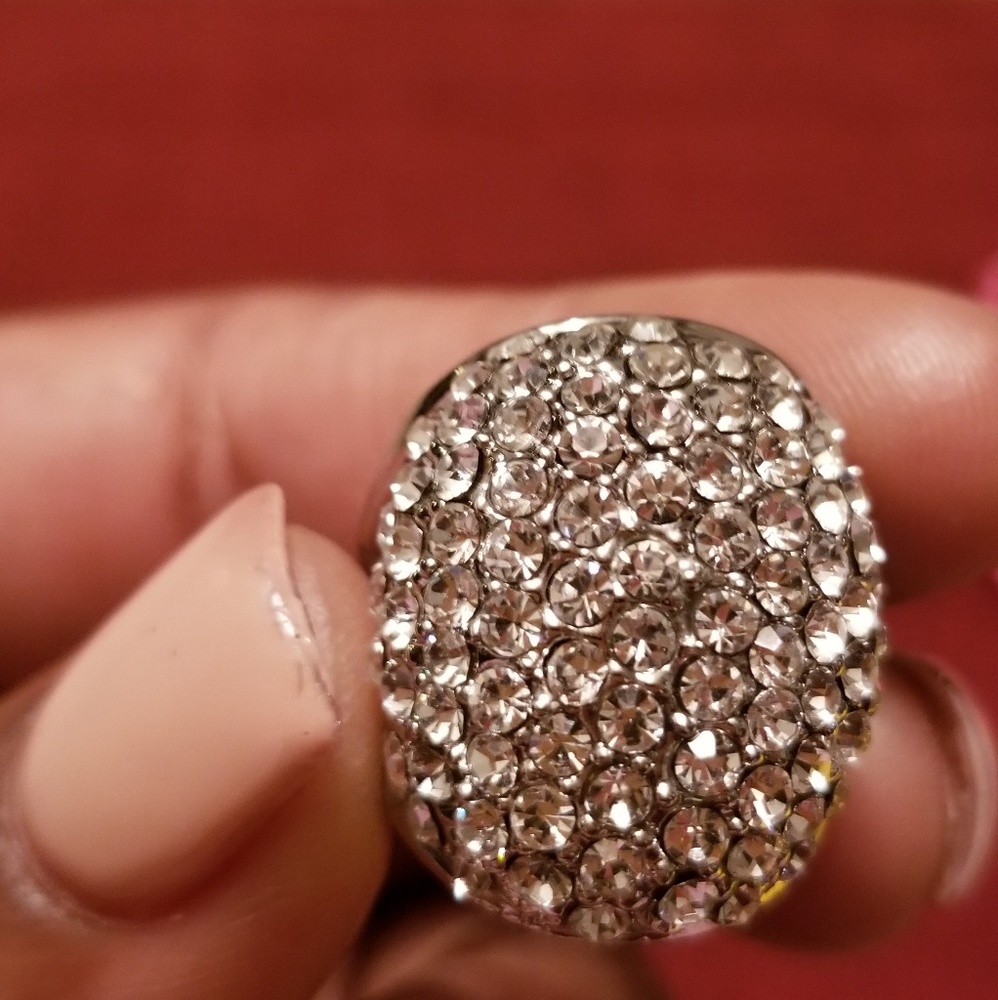 Ring - Picture 2 of 6